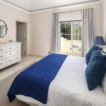 Sleeps 6 With Pool Air Con And Wifi Villa Quinta do Lago