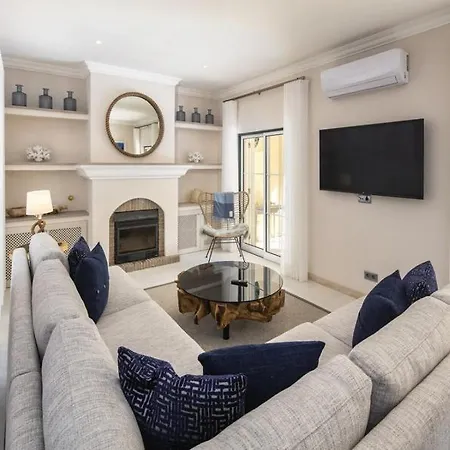Sleeps 6 With Pool Air Con And Wifi Villa *